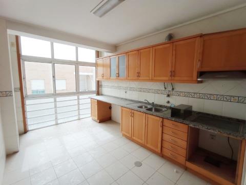Appartement T4 + 2 Duplex, Cacia, Aveiro