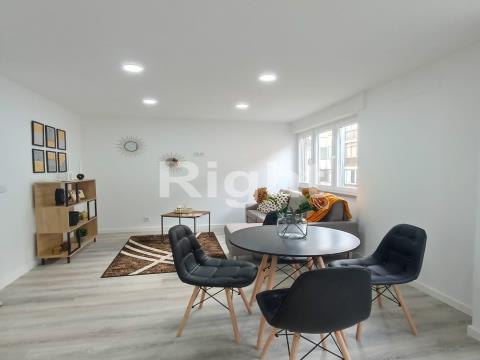Apartamento T2 totalmente remodelada na Penha de França