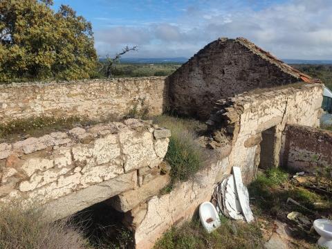 Isolated Farm with 13 HA for Sale in Castelo Branco