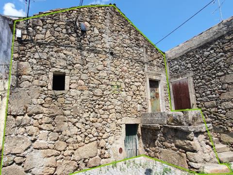 Stone house for total reconstruction - Póvoa de Rio de Moinhos