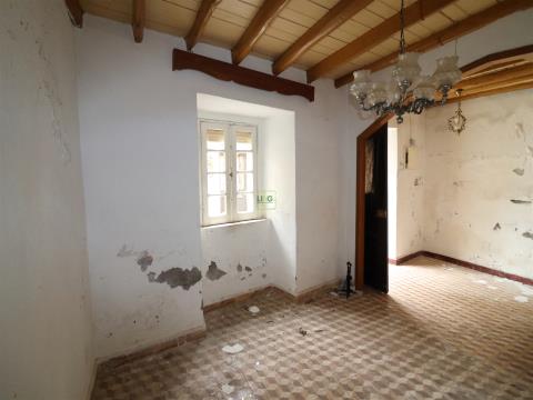 Casas para reconstruir em Benquerenças, Castelo Branco