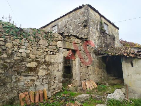 Terreno de construção com ruína em Midões, Barcelos