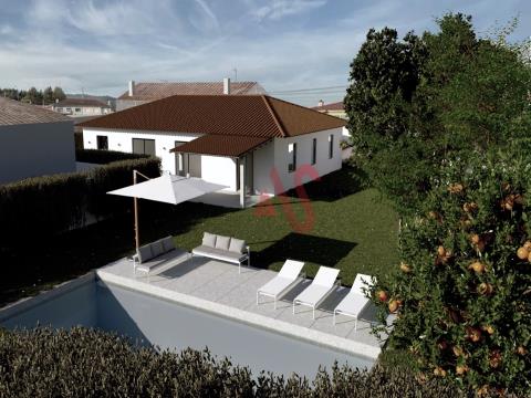 Terreno com projeto aprovado para moradia térrea T3 em Briteiros, Guimarães