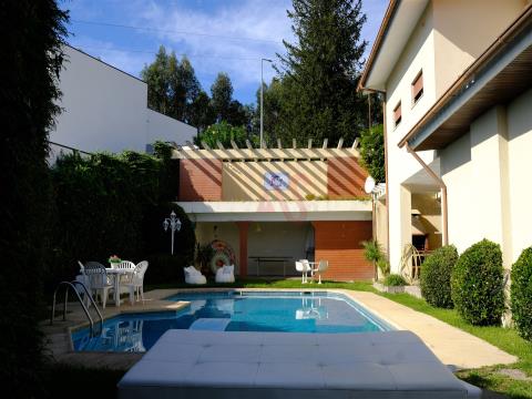 Casa T4 +1 con piscina Selho S Jorge, Guimarães