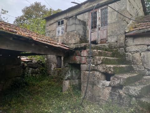 Haus zur Restaurierung in Figueira, Penafiel