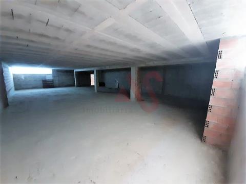 Shop with 256 m2 in S. Miguel, Vizela