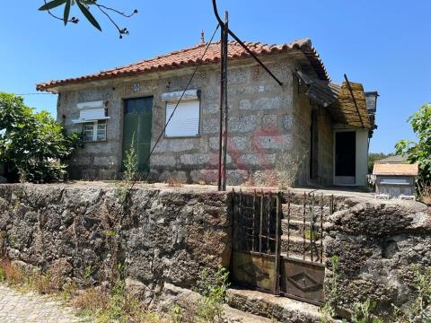 Häuser T3 und T2 zur Totalrestaurierung in Lordelo, Guimarães