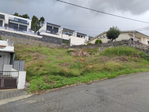 Plot of land with 600 m2 in Selho S. Jorge, Guimarães