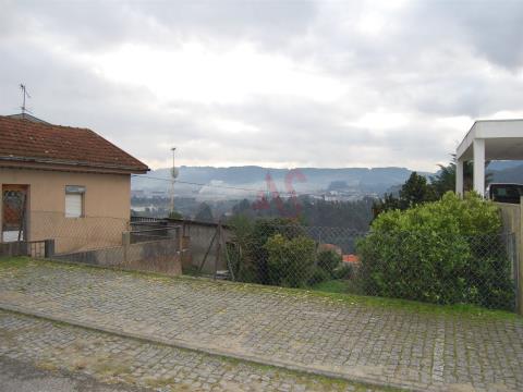 Plot of land with 724m2 in Lordelo, Guimarães