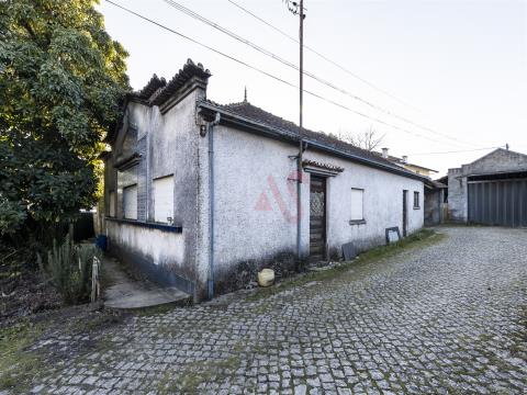 5 houses for restoration in the center of Felgueiras