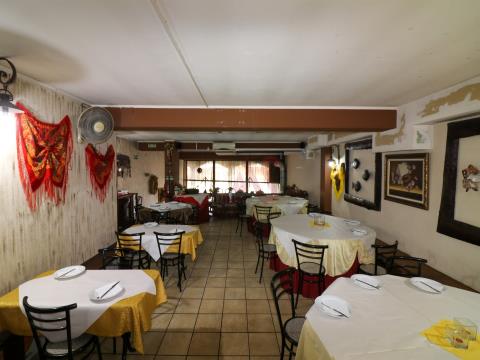 Restaurant transfer in the center of Santo Tirso