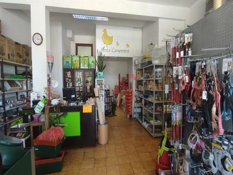 Traslado de tienda agrícola, jardín y mascotas en Barcelos