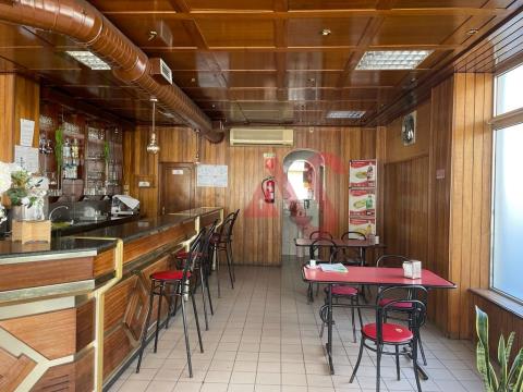 Trespasse Café Snack-Bar dans le centre de Braga