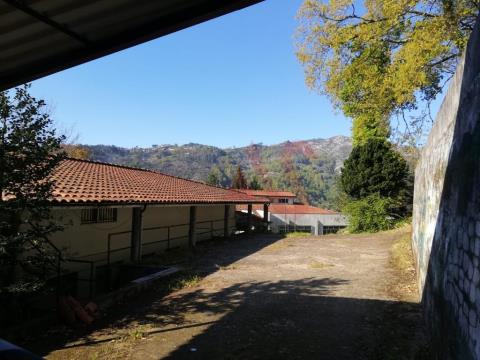 Antiga Escola com Vista Rio em Ferral, Montalegre