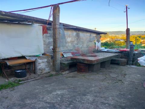 Haus zur Restaurierung in Lugar do Sobrado, Aves