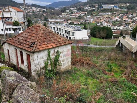3 Villas for Restoration in São Miguel, Vizela