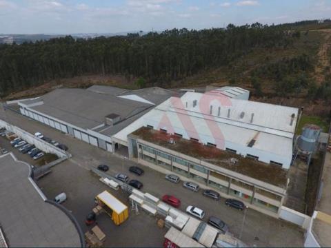 Industrial warehouse with 7,375 m2 in Trofa