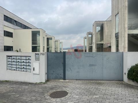 Apartamento T3 em Condomínio Fechado na Vila das Aves, Santo Tirso