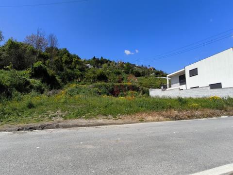 Land for construction with 1,100.55m2 in São Faustino, Guimarães