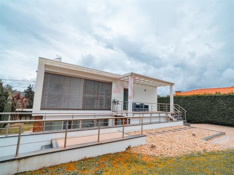 Semi-new 3 bedroom villa in Lousado, Vila Nova de Famalicão
