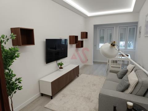 Renovated 2 Bedroom Apartment 5 Minutes from Bolhão Market in Porto