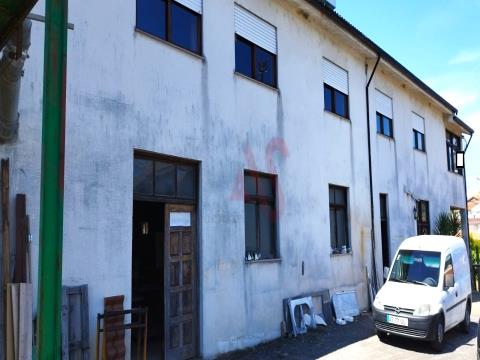 Warehouse with 680 m2 in Margaride, Felgueiras