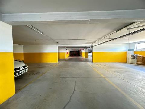 Parking space with 16 m2 in Azurém, Guimarães