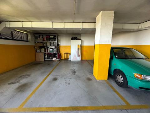 Parkplatz mit 16 m2 in Azurém, Guimarães