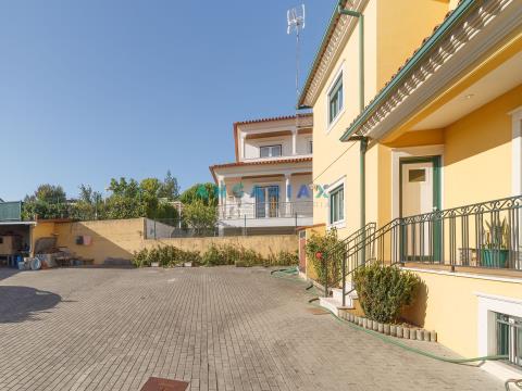 ANG917 - 4 Bedroom House for Sale in Milagres, Leiria