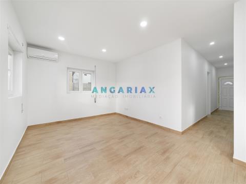 ANG968 - Apartamento T3, para Venda, em Parceiros e Azoia, Leiria