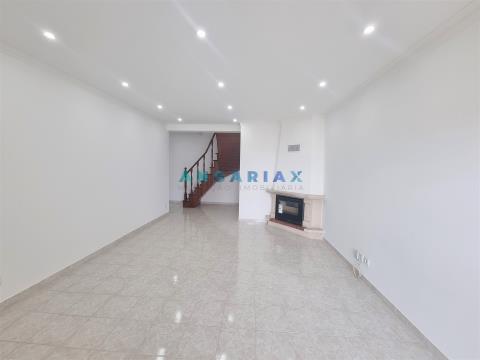 ANG741 - Apartamento T3+1 Dúplex para Venda em Gândara dos Olivais, Leiria