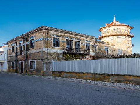 Palacete para restaurar no Samouco