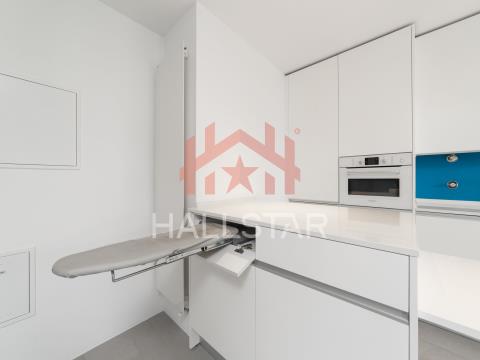 Apartamento T0 / Cozinha Equipada / Garagem / Vista Castelo / Leiria