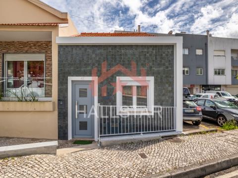 House T1+1 / Refurbished / Fully Equipped / Terrace / Leiria