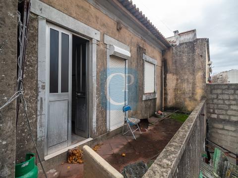 House T4 to Restore, in the center of Matosinhos