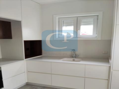 3 bedroom apartment in downtown Porto