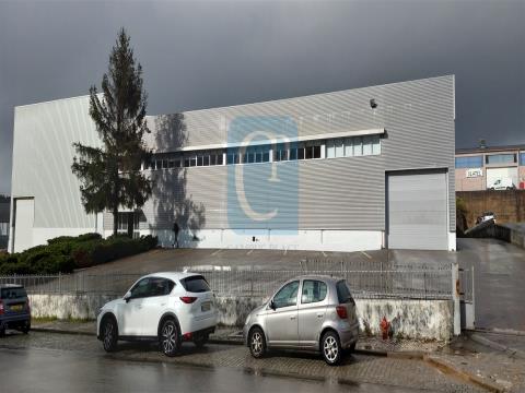Warehouse in an industrial area in São João da Madeira