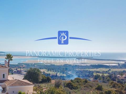Urban plot of land with building permission & project in a perfect location with some sea views, 