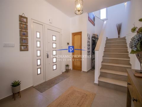 Beautifully-appointed 3 bedroom villa near Porches