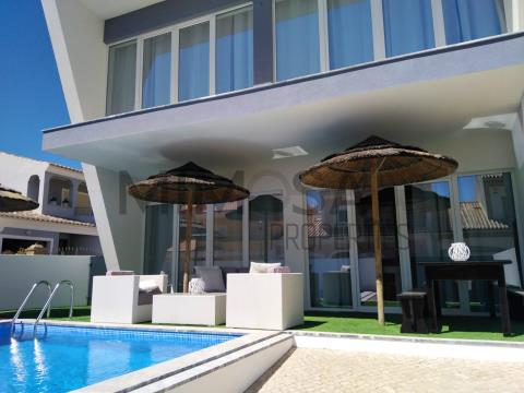 Moradia moderna t3 com piscina e perto da praia em Burgau, Lagos