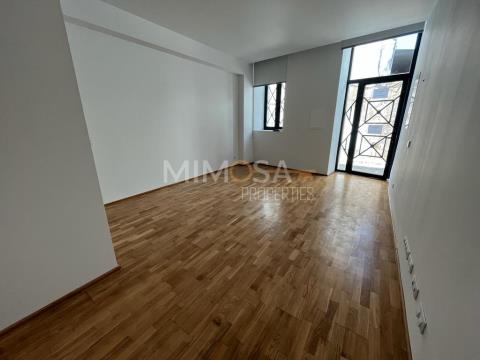 Refurbished Apartment T1+1 in the Historic Center with Terrace