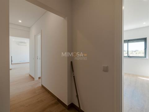 Modern luxerious T3 apartment in Estômbar, short distance from the beaches