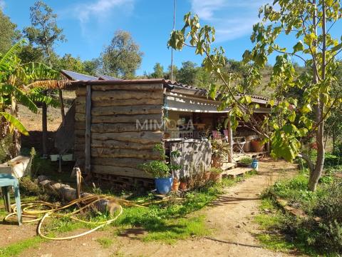 Finca de 3 dormitorios en Marmelete, Monchique, con 13 hectáreas y casa