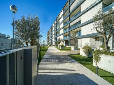 Apartamento T3 todo Mobilado com 2 suites para Arrendar em Guimarães