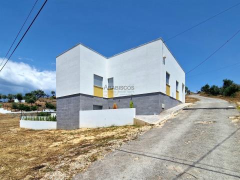 Moradia T3 - Nova - Terraço de 102 m2 - Jardim Mediterrânico - Rasmalho - Portimão - Algarve