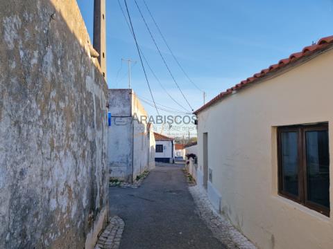 Moradia T4 - Reabilitar - Quintal - Anexo em Ruína - Mexilhoeira Grande - Portimão - Algarve