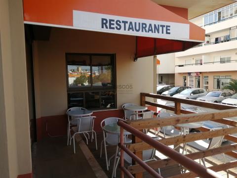 Magasin - restaurant - terrasse - centre - Portimão