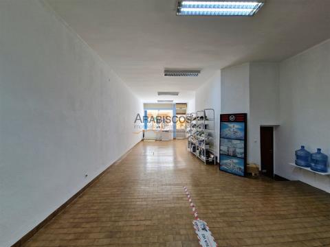 Boutique - Vitrine - Commerce ou Services - Lagoa - Algarve