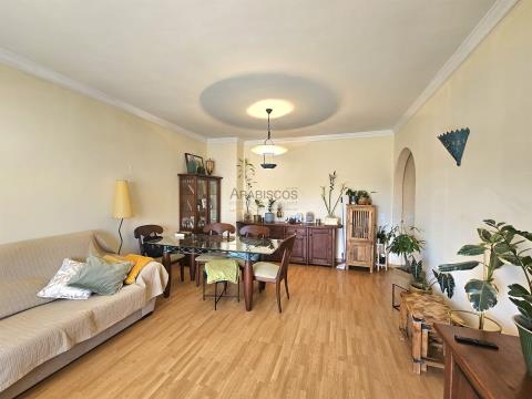 Appartamento con 3 camere da letto - balconi - ripostiglio - parcheggio - Alto Alfarrobal - Portimão