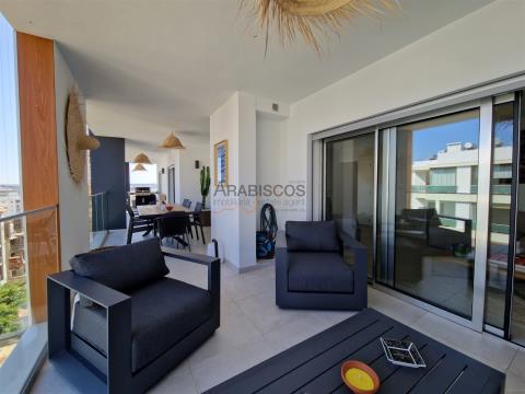 Appartement T2 - Balcon de 38 m2 - Meublé - Emplacement de garage - Jardins do Amparo - Portimão